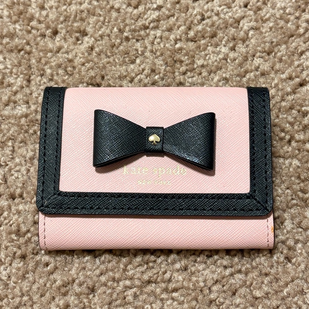 NWOT Kate Spade Hazel Court Pink Black Mini Bow Wallet
